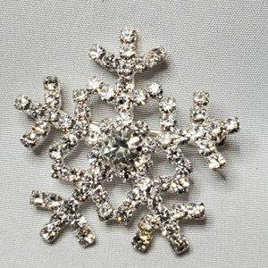 Vintage Sparkly SNOWFLAKE Rhinestone Brooch Christmas Pin 1-1/2 inch